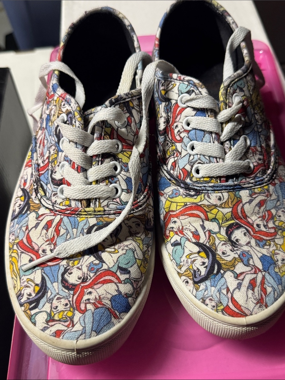 Woman’s Disney princess Canvas Sneakers size 7